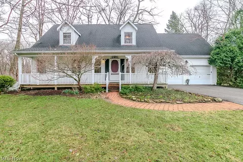 12885 Cherry Ln, Chesterland, OH 44026