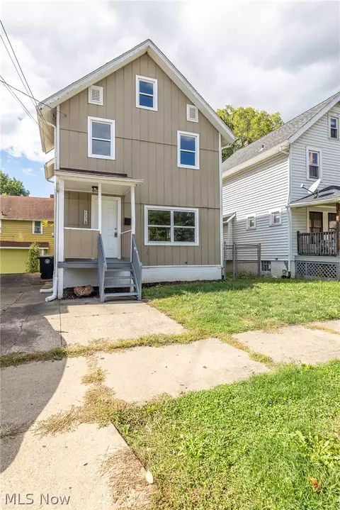 2278 26th St SW, Akron, OH 44314