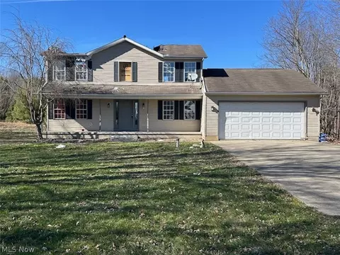 1981 Rolling Meadows Ln, Akron, OH 44312