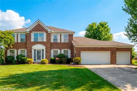 1273 Muchney Cir, Akron, OH 44312