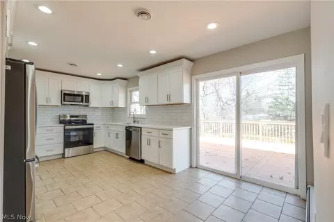 Kitchen - 28755 Chardon Rd, Willoughby Hills, OH 44092 photo 1 of 4
