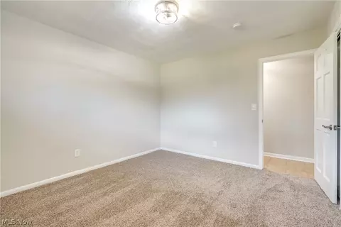 Bedroom - 28755 Chardon Rd, Willoughby Hills, OH 44092 photo 5 of 10