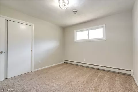 Bedroom - 28755 Chardon Rd, Willoughby Hills, OH 44092 photo 7 of 10