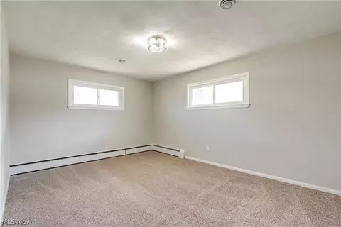 Bedroom - 28755 Chardon Rd, Willoughby Hills, OH 44092 photo 8 of 10