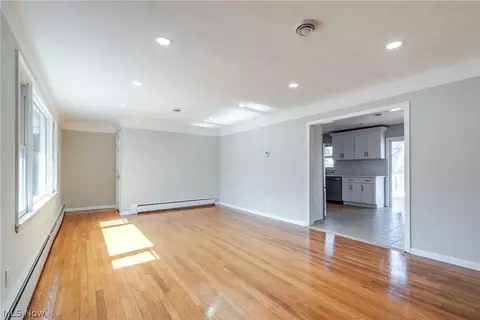 Living - 28755 Chardon Rd, Willoughby Hills, OH 44092 photo 2 of 3