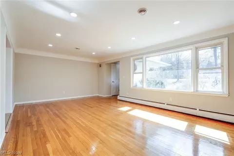 Living - 28755 Chardon Rd, Willoughby Hills, OH 44092 photo 3 of 3