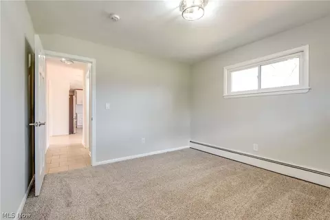 Bedroom - 28755 Chardon Rd, Willoughby Hills, OH 44092 photo 3 of 10
