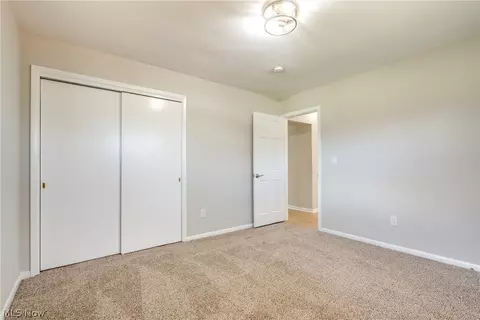 Bedroom - 28755 Chardon Rd, Willoughby Hills, OH 44092 photo 2 of 10