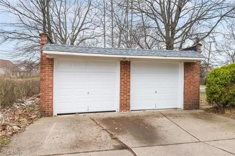 942 E 236th St, Euclid, OH 44123 photo 17
