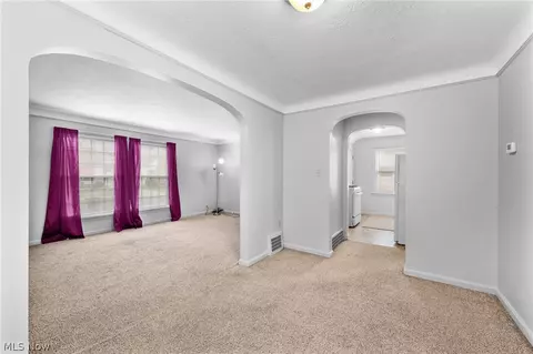 942 E 236th St, Euclid, OH 44123 photo 5