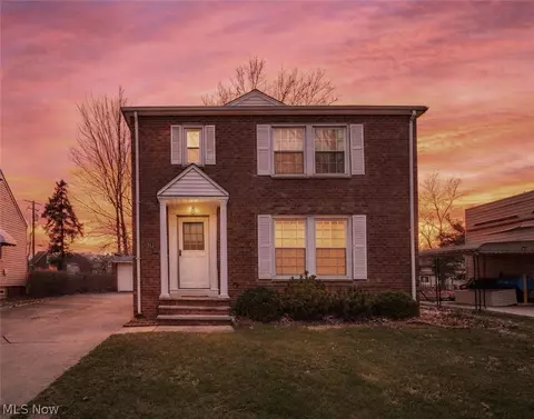 942 E 236th St, Euclid, OH 44123