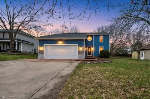 1057 Ty Dr, Medina, OH 44256