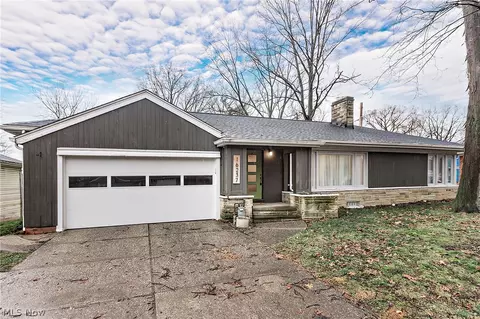 16237 Forest Hills Blvd, Cleveland Heights, OH 44112