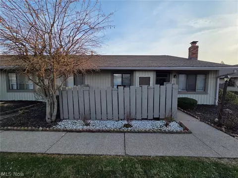951 Kirkwall Dr, Copley, OH 44321