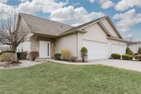2477 Waterford Pointe Dr, Kent, OH 44240