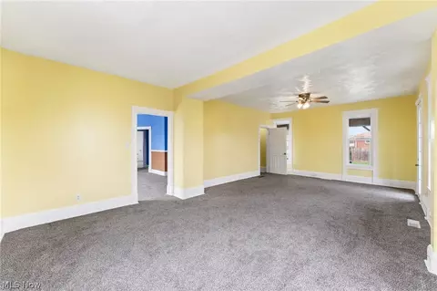 Living - 563 Geneva Ave, Struthers, OH 44471 photo 5 of 5