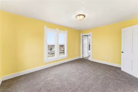 Bedroom - 563 Geneva Ave, Struthers, OH 44471 photo 4 of 4