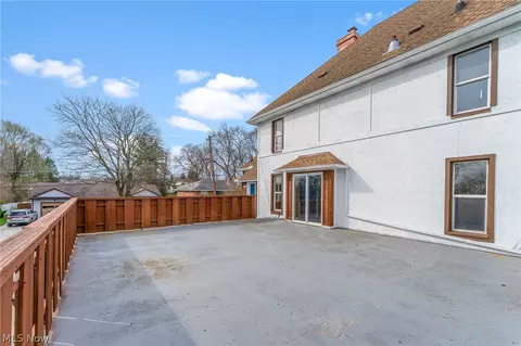 Exterior - 563 Geneva Ave, Struthers, OH 44471 photo 2 of 4