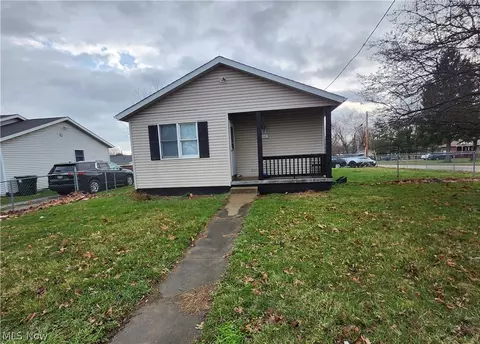 3002 Harmont Ave NE, Canton, OH 44705