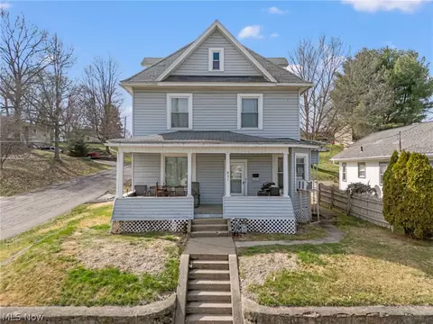 831 9th St SW, Massillon, OH 44647