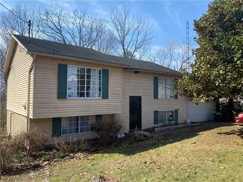 105 Walnut Ridge Rd, Little Hocking, OH 45742