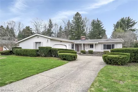 30513 Ednil Dr, Bay Village, OH 44140