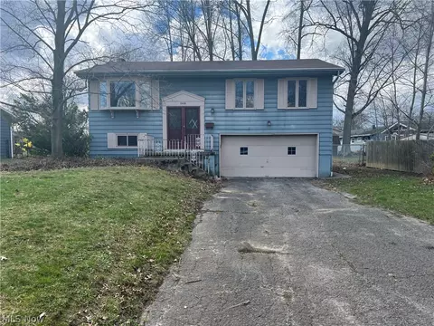 2406 Vollmer Ave, Youngstown, OH 44511