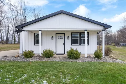 2351 Heston Dr, Lake Milton, OH 44429