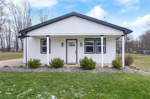 2351 Heston Dr, Lake Milton, OH 44429