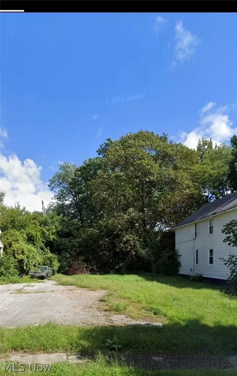 2291 E 90th St, Cleveland, OH 44106