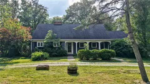 186 S Main St, Hudson, OH 44236