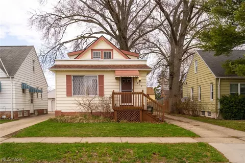 2422 North Ave, Parma, OH 44134