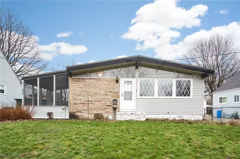 2887 Unclmorse Ave, Akron, OH 44314