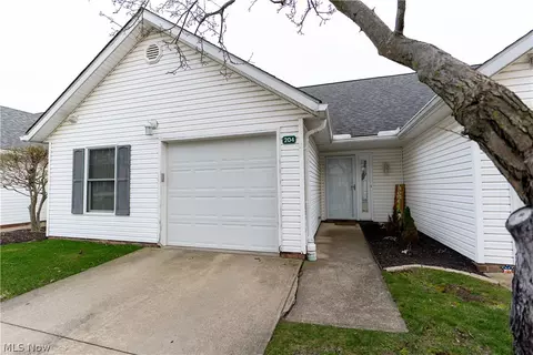 204 Harbor Ridge Ln, Fairport Harbor, OH 44077