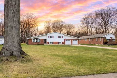 831 Mill St, Conneaut, OH 44030