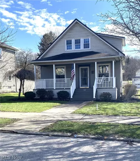 331 Alice St, East Palestine, OH 44413