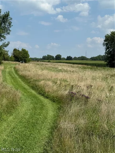 Cemetery Road, Burbank, OH 44214