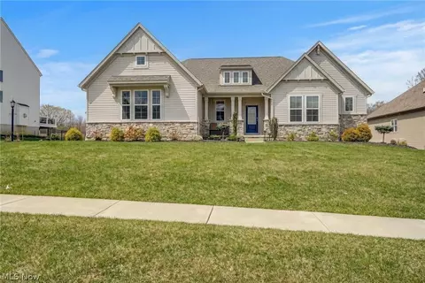 2848 Galway Dr, Brunswick Hills, OH 44212