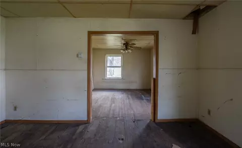 Living - 318 11th St, Elyria, OH 44035 photo 4 of 4