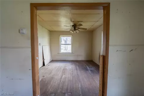 Living - 318 11th St, Elyria, OH 44035 photo 3 of 4