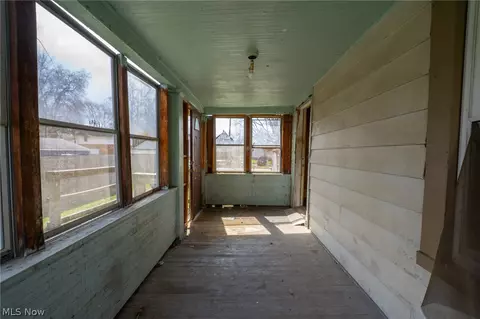Exterior - 318 11th St, Elyria, OH 44035 photo 3 of 6