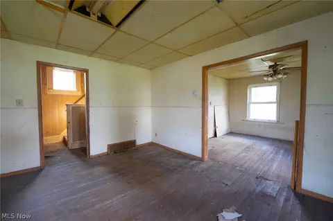 Living - 318 11th St, Elyria, OH 44035 photo 1 of 4