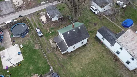 View/Area - 318 11th St, Elyria, OH 44035 photo 2 of 3