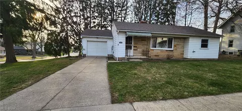 1616 Union St, Cuyahoga Falls, OH 44221
