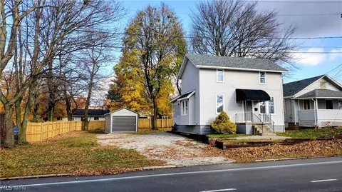 1867 Triplett Blvd, Akron, OH 44312