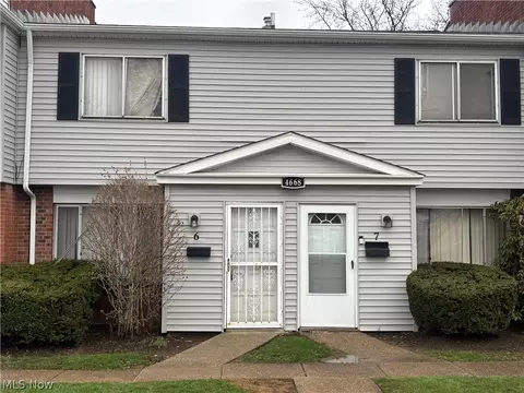 4668 Country Ln #6, Warrensville Heights, OH 44128