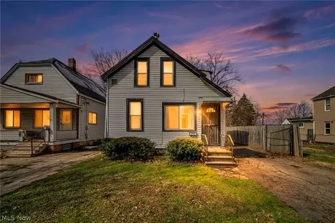 3606 E 54th St, Cleveland, OH 44105