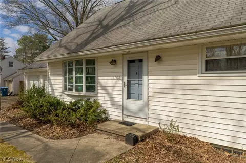 1165 Hampton Rd, Kent, OH 44240 photo 3