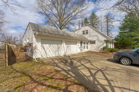 1165 Hampton Rd, Kent, OH 44240 photo 2