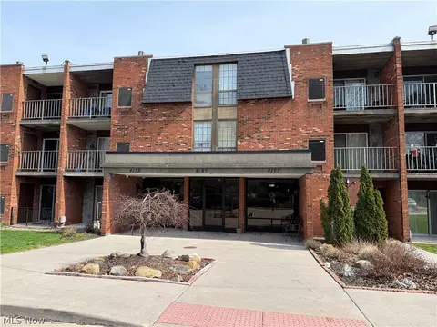 4179 Columbia Rd, North Olmsted, OH 44070